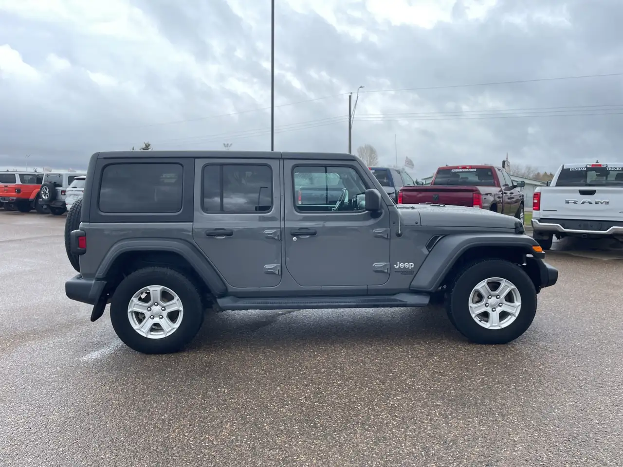 Jeep Wrangler снимка Jeep Wrangler