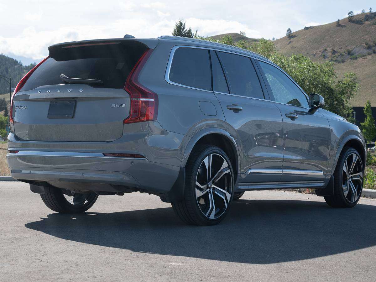 2025 Volvo XC90 ULTRA BRIGHT THEME alt 2