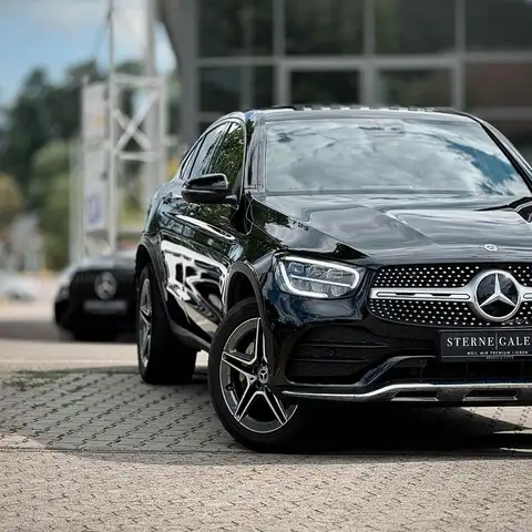 Mercedes-Benz GLC 300 DE/AMG LINE/DISTRO/AHK/SCHIEBED/AMNBIEN