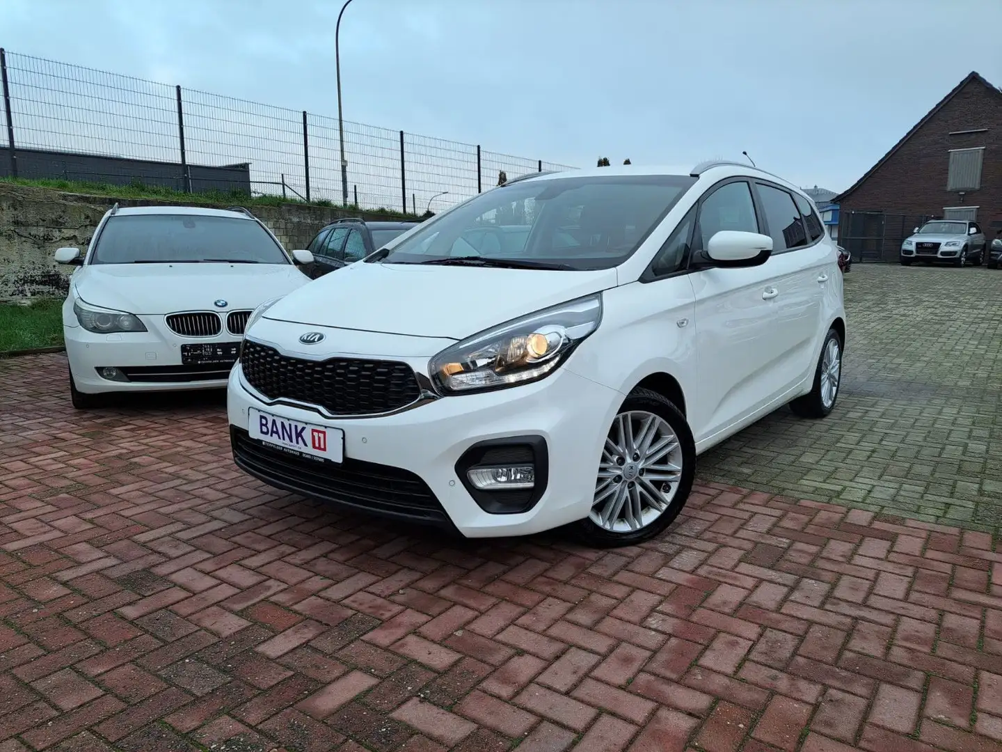Kia Carens Dream Team/Mfl/Navi/Shz/Navi/7-Sitzer/ Blanc - 1