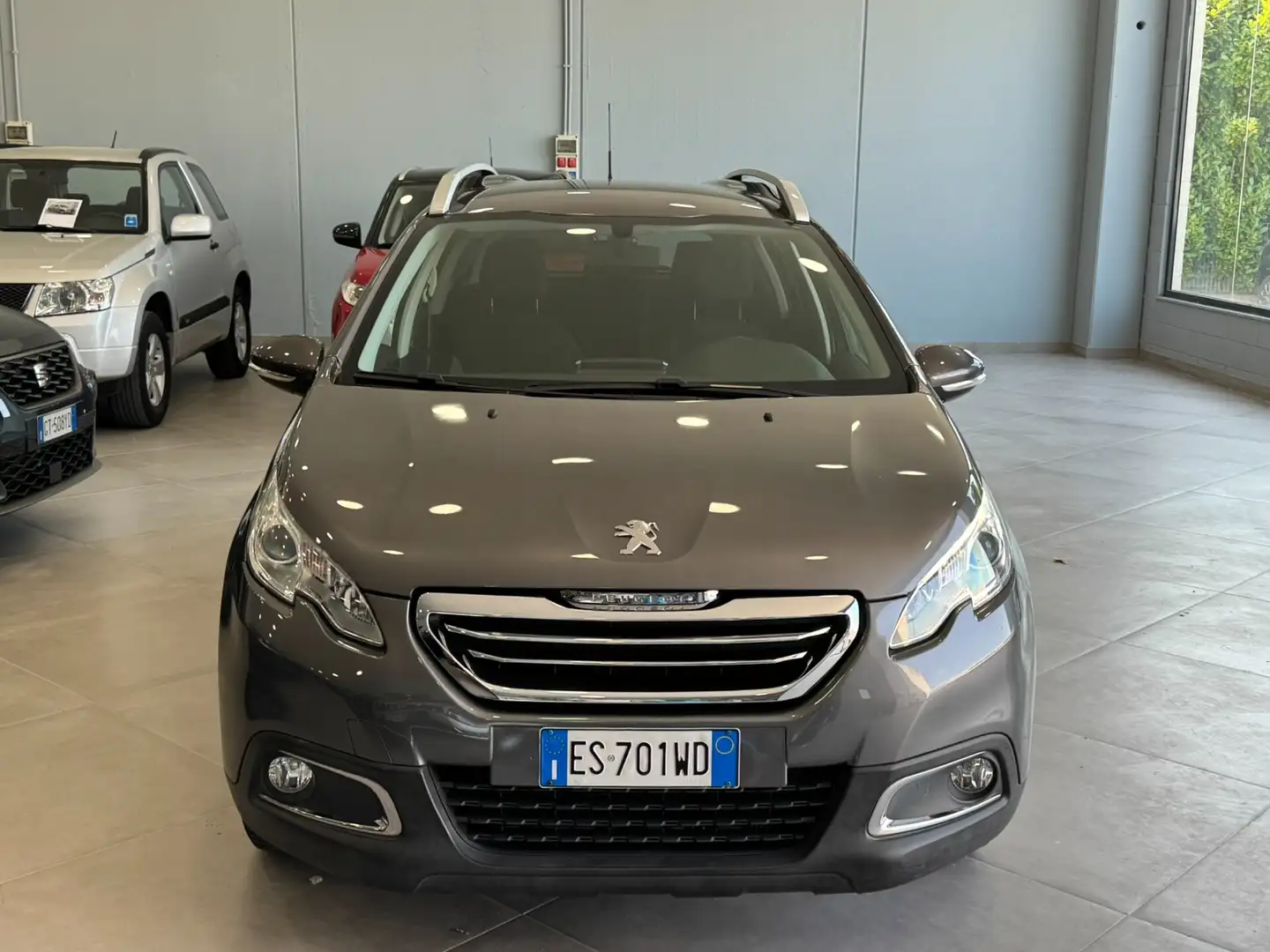 Peugeot 2008 1.2 VTi 82CV Allure Grigio - 2