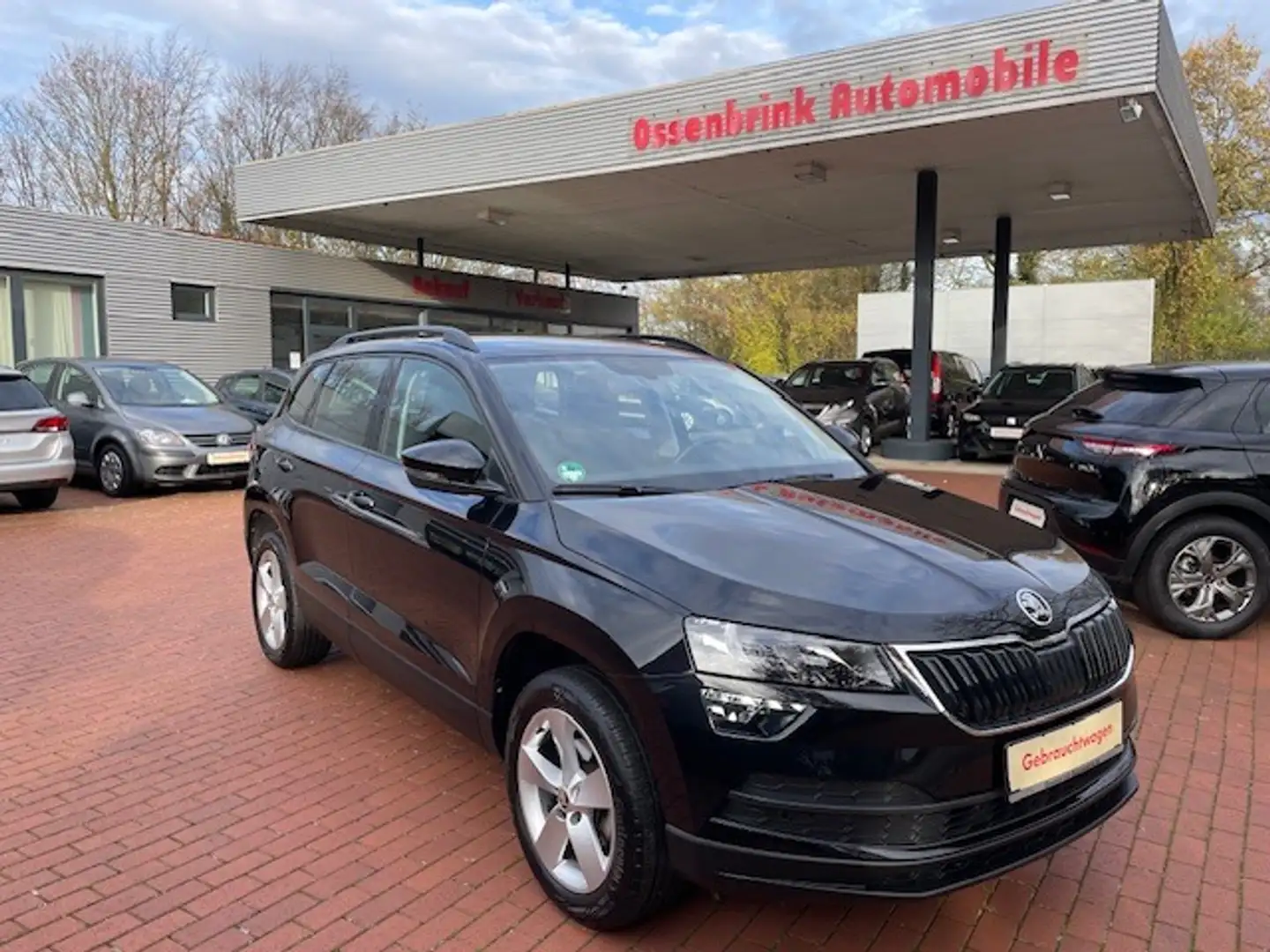 Skoda Karoq Ambition 1,0 TSI *DAB+*SHZ*PDC*Alu* Schwarz - 1