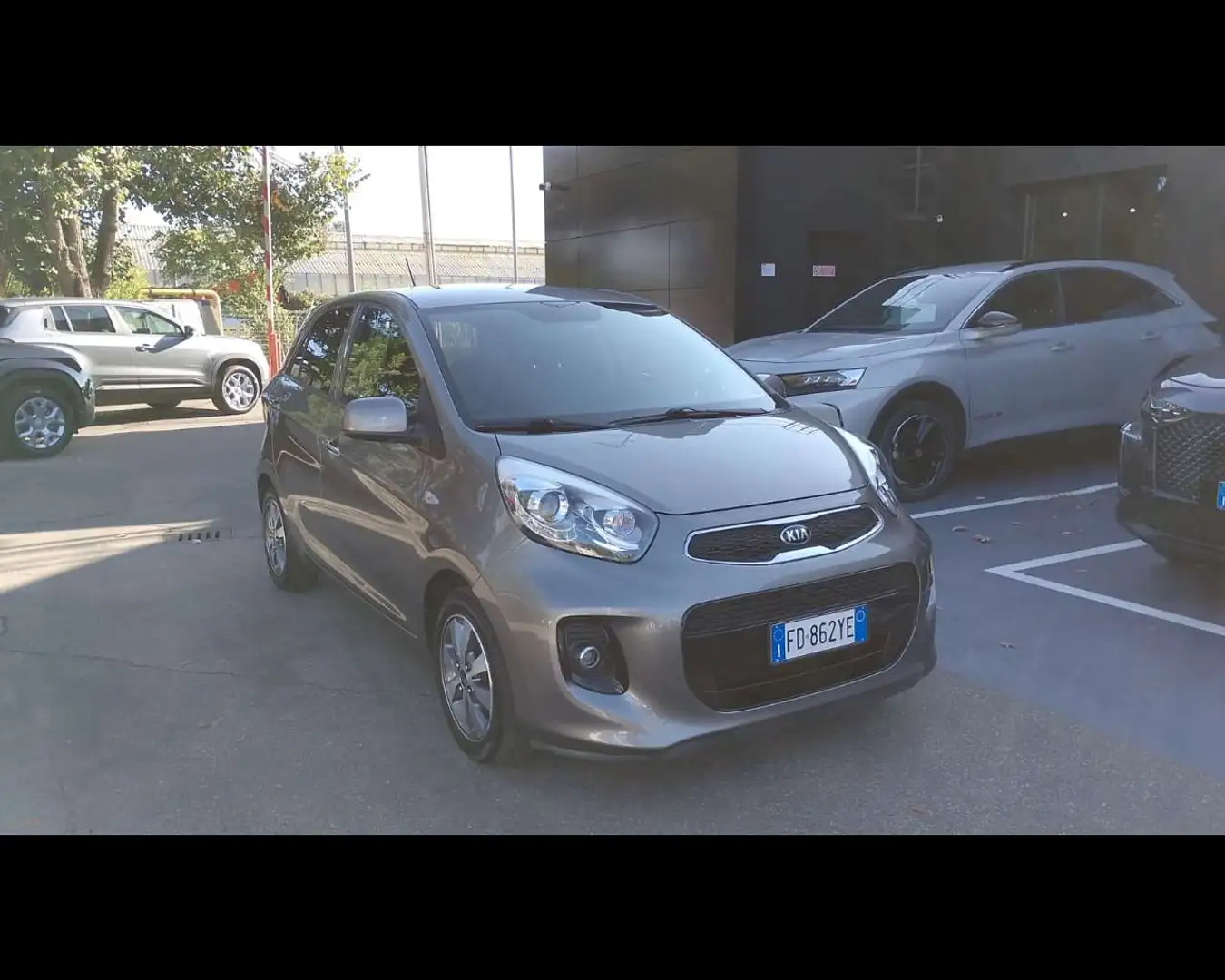 Kia Picanto 2ªs.(11/17) - Picanto 1.0 12V Stop&Go 5 porte High Gris - 2