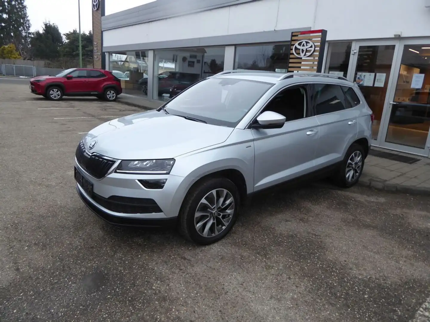 Skoda Karoq 2,0 TDI DSG *LED*NAVI*SHZ*KEYLESS* Silber - 2