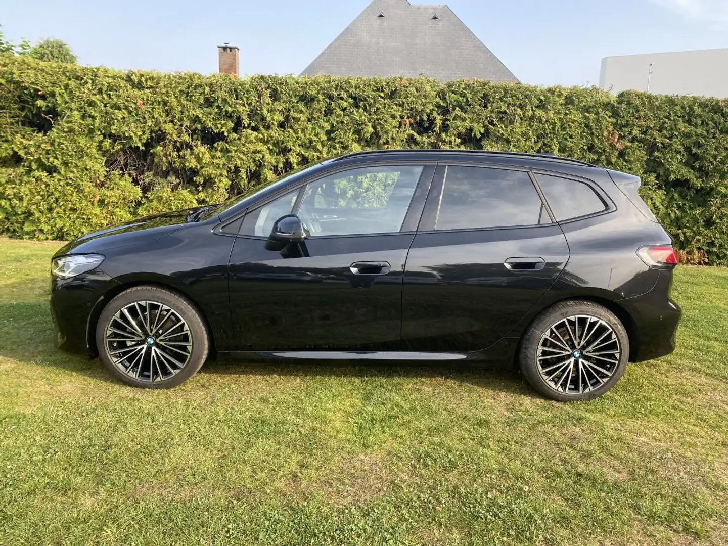 BMW 218 ACTIVE TOURER 1.5 BENZINE AUTOMAAT M-SPORT Zwart - 2