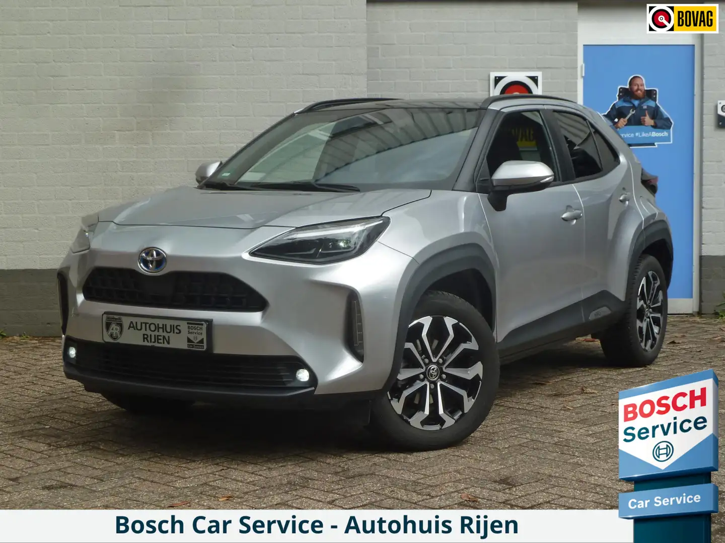 Toyota Yaris Cross 1.5 Hybrid AWD|Panodak|Head-Up|Keyless-Entry|Trekh Gris - 1