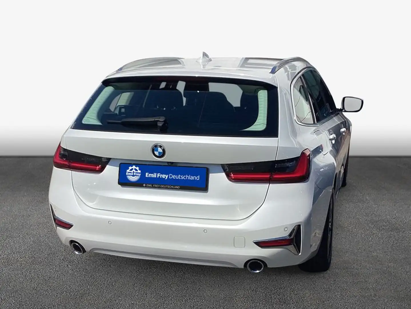 BMW 320 d Touring xDrive Aut. Luxury Line *HuD*AHK*Navi Wit - 2