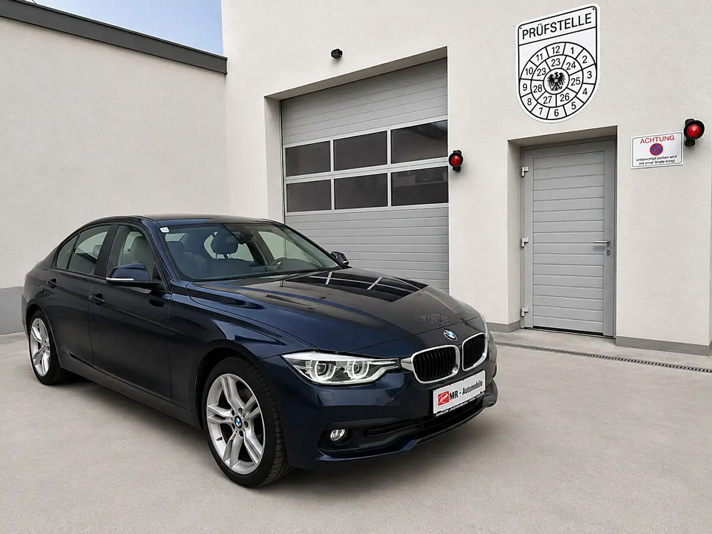 BMW 320 d Advantage Aut. Blau - 2