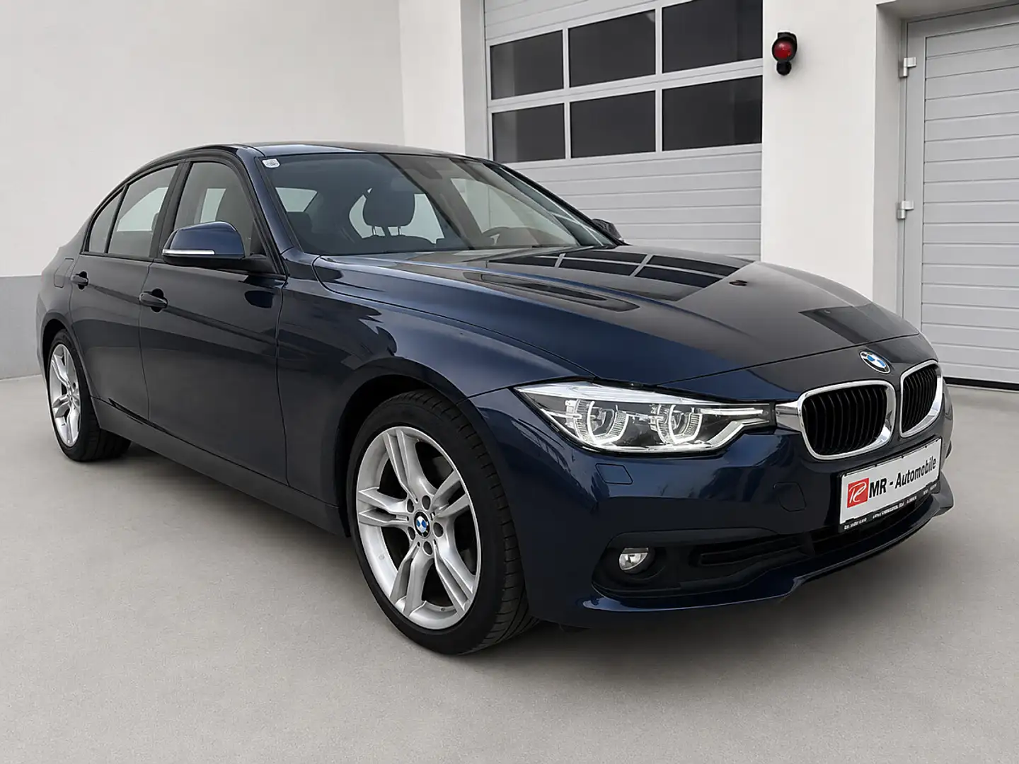 BMW 320 d Advantage Aut. Blau - 1