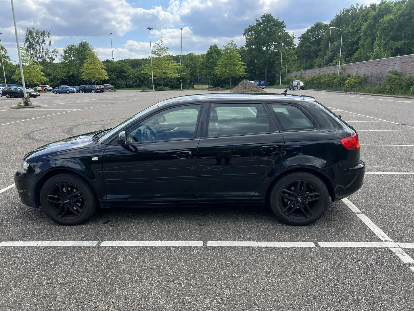 Audi A3 1.6 Attraction Pro L Zwart - 2