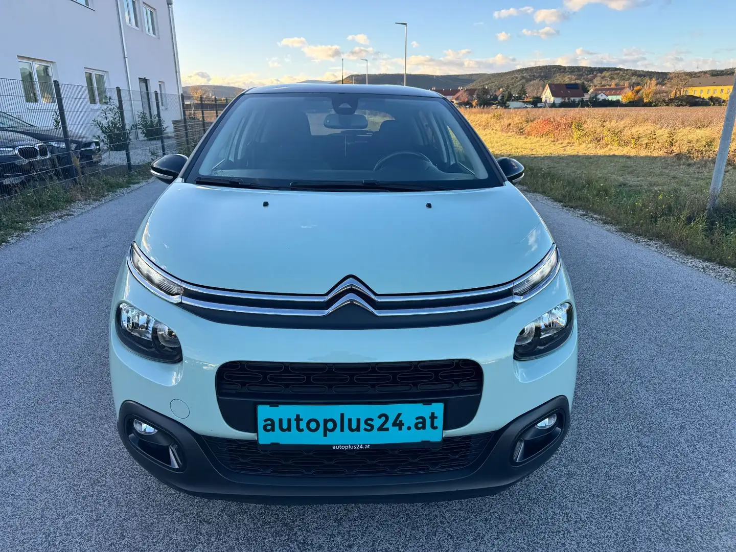 Citroen C3 PureTech 110 S&S 5-Gang-Manuell Shine Grün - 2