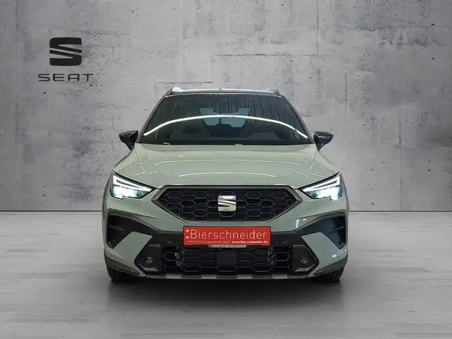 SEAT Arona view 2