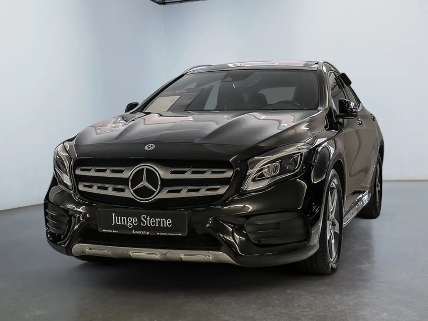Mercedes-Benz GLA 250 AMG PANO PDC SHD SHZ Schwarz - 2