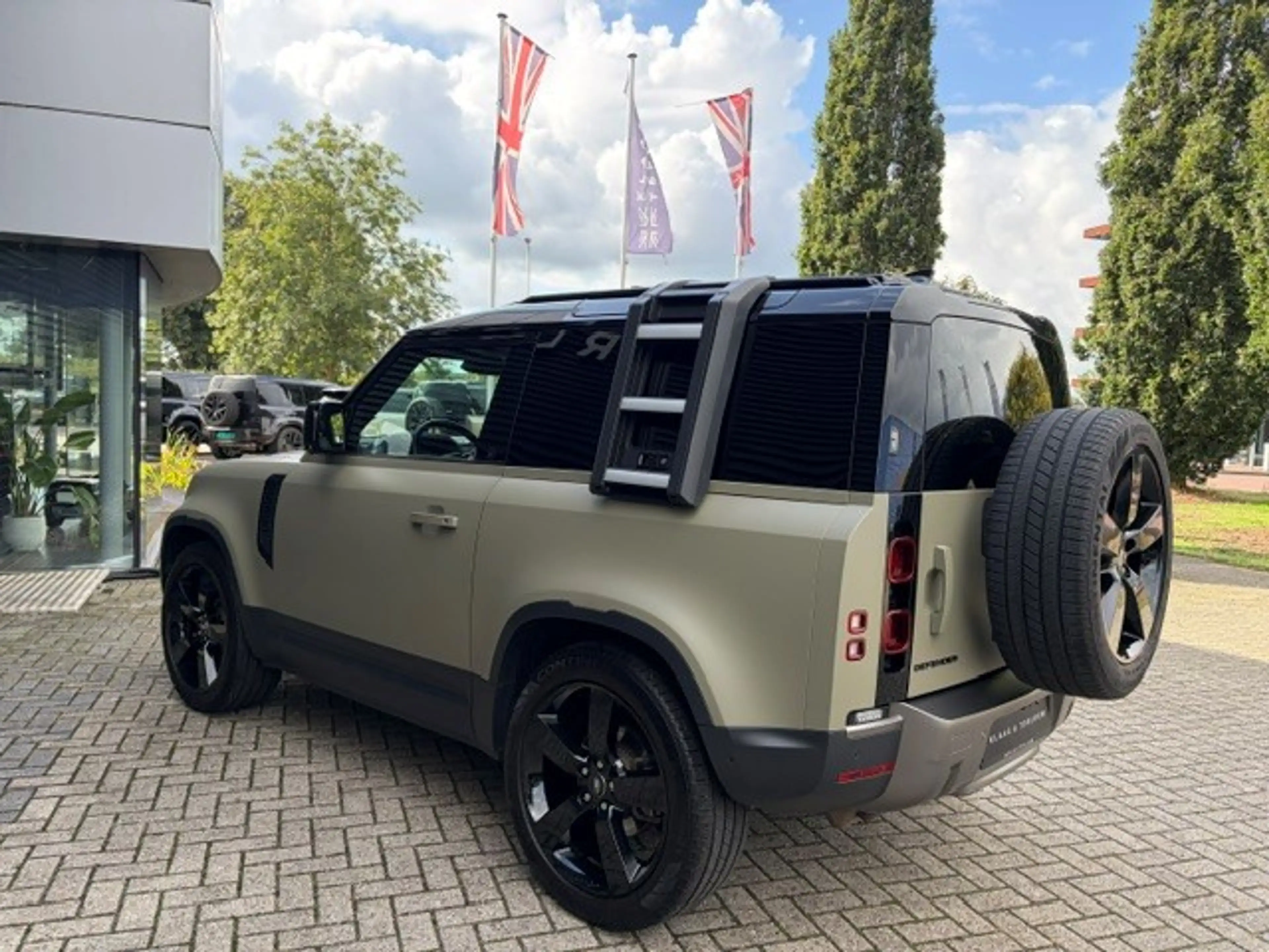 Land Rover Defender 3.0 D200 90 SE | Laag Schot | | Commercial | Wrap — photo 2