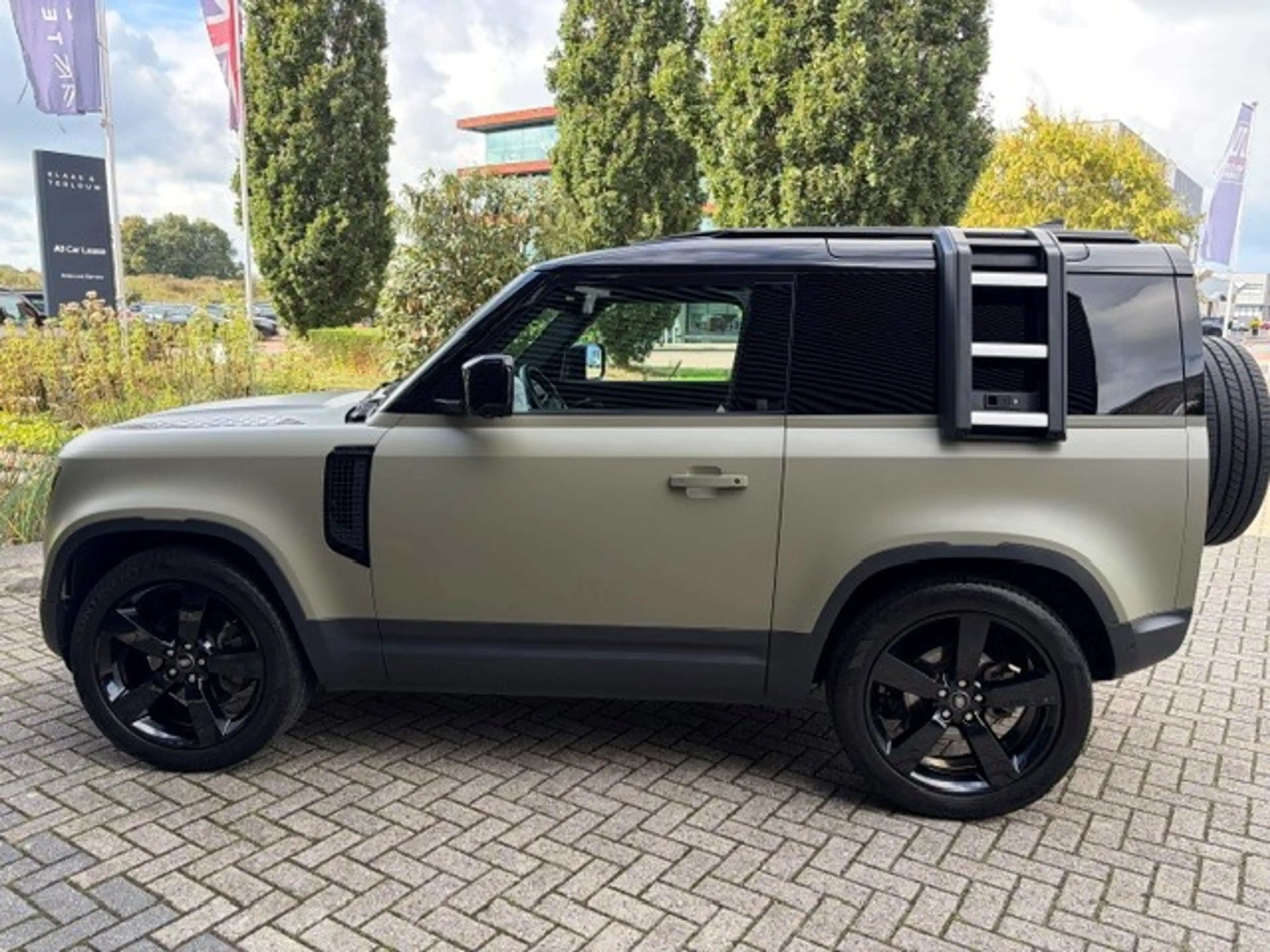 Land Rover Defender 3.0 D200 90 SE | Laag Schot | | Commercial | Wrap — photo 5