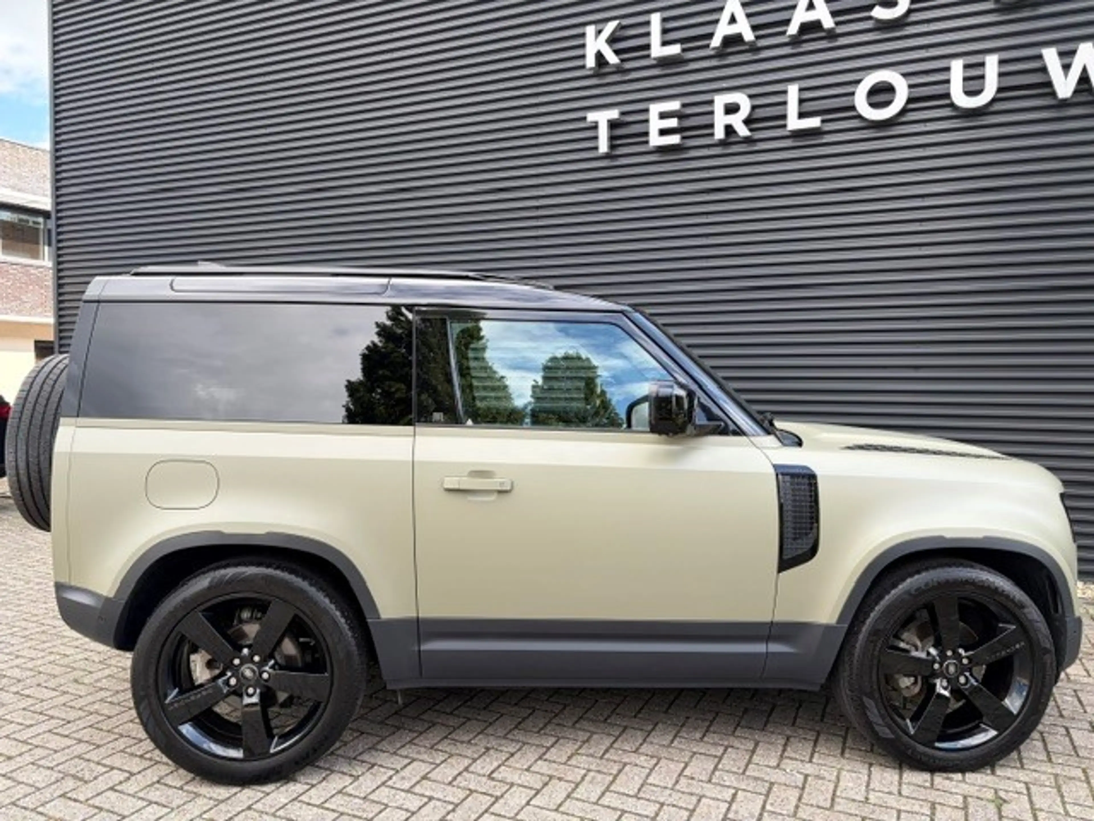 Land Rover Defender 3.0 D200 90 SE | Laag Schot | | Commercial | Wrap — photo 7