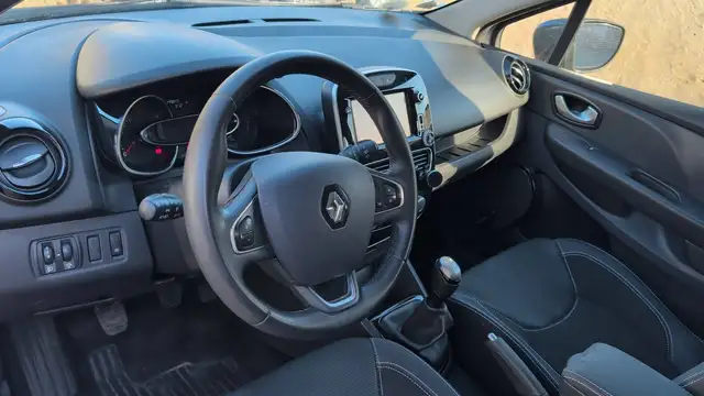 Renault Clio view 8