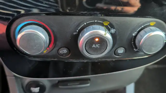 Renault Clio view 13
