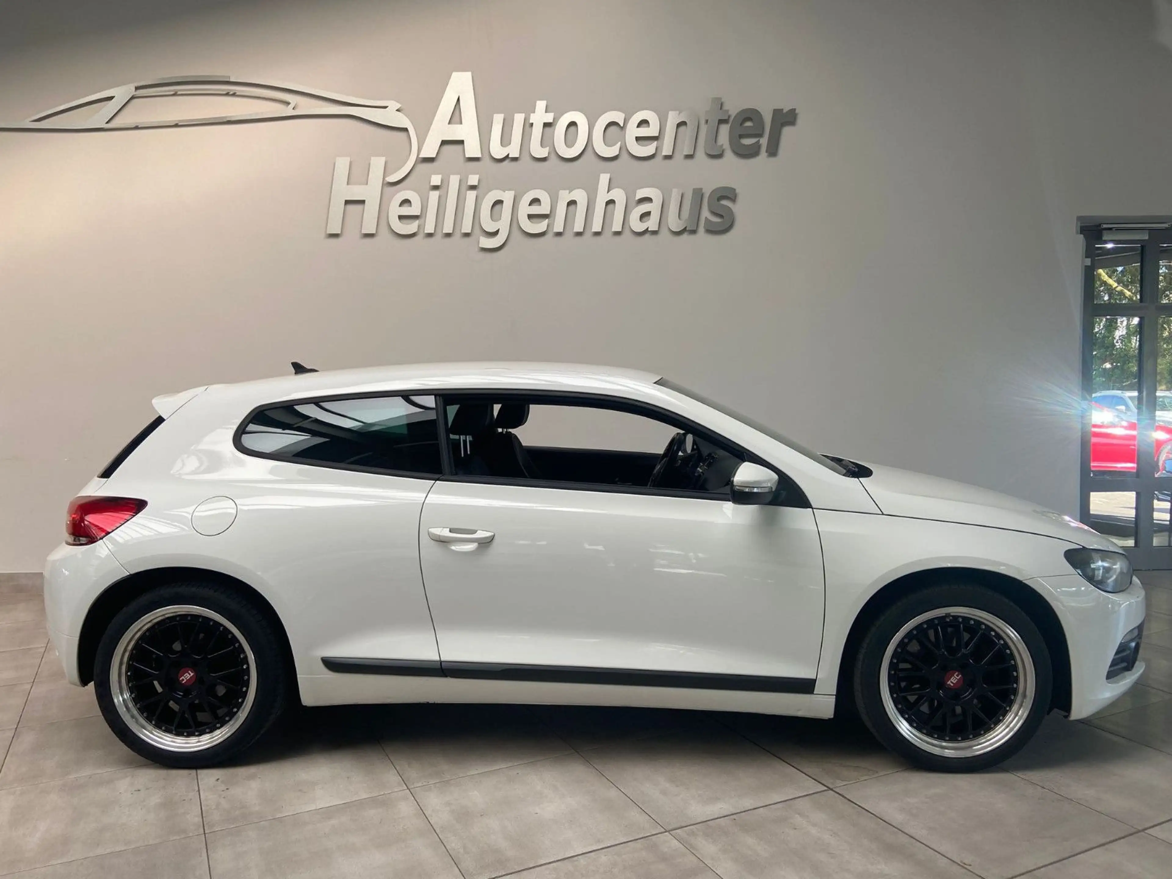 Volkswagen Scirocco 2.0 TSI Bi-Xen Navi TEC-Felgen SHZ PDC — photo 2