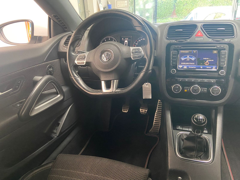 Volkswagen Scirocco 2.0 TSI Bi-Xen Navi TEC-Felgen SHZ PDC — photo 13