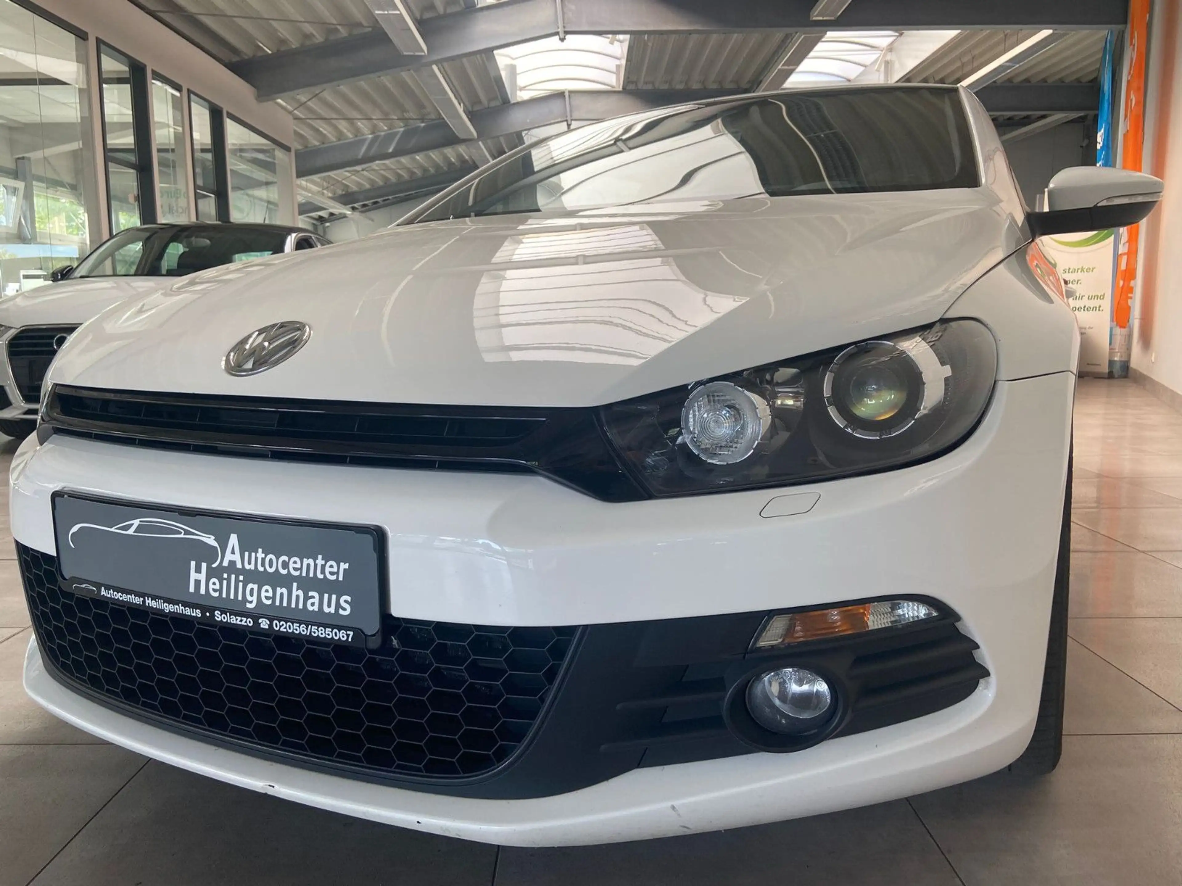 Volkswagen Scirocco 2.0 TSI Bi-Xen Navi TEC-Felgen SHZ PDC — photo 8