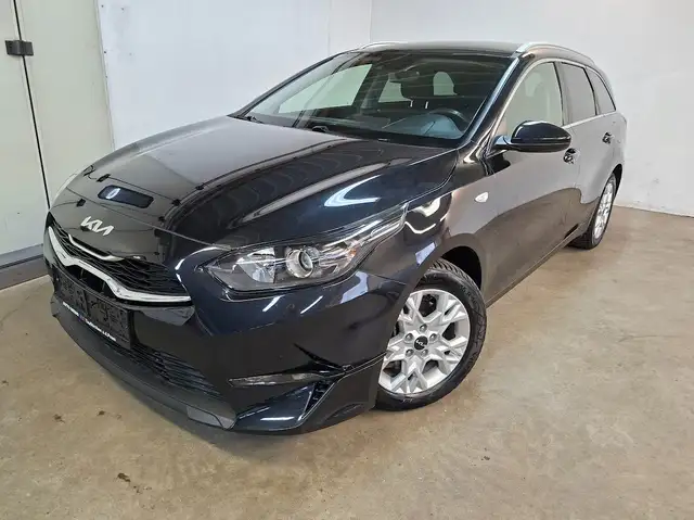 Kia Ceed SW / cee'd SW ceed SW 1,6 CRDi SCR ISG Silber 48V DCT Silber