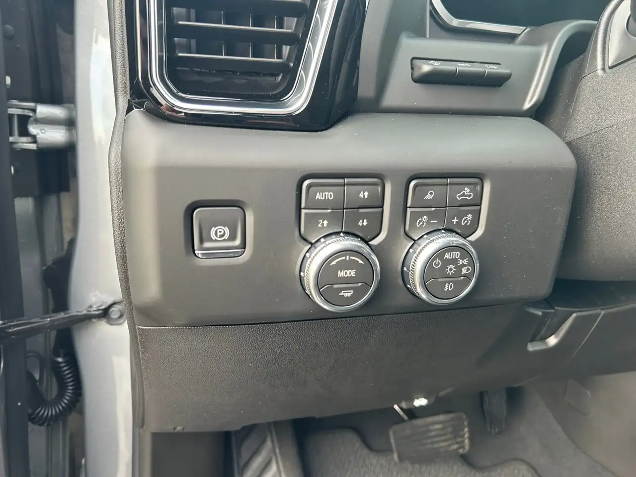 GMC Sierra 2500HD снимка GMC Sierra 2500HD