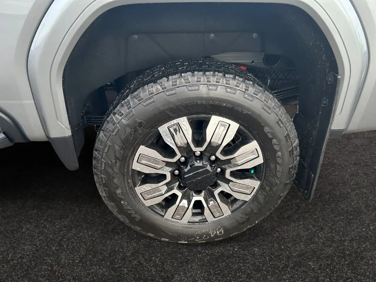 GMC Sierra 2500HD снимка GMC Sierra 2500HD
