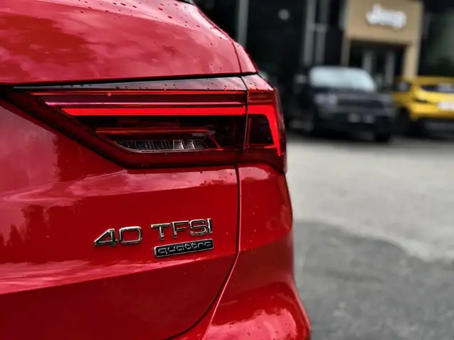 Audi Q3 view 6