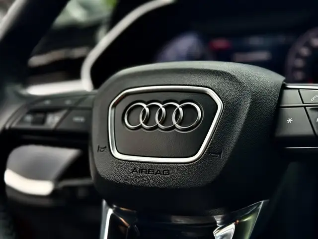 Audi Q3 view 13