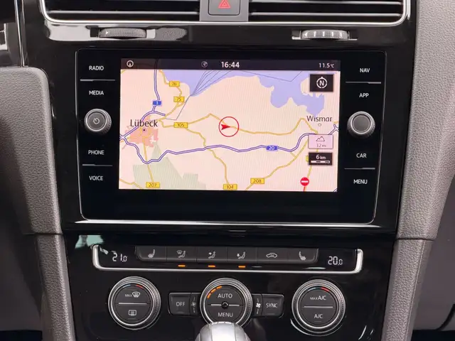 Volkswagen Golf view 13