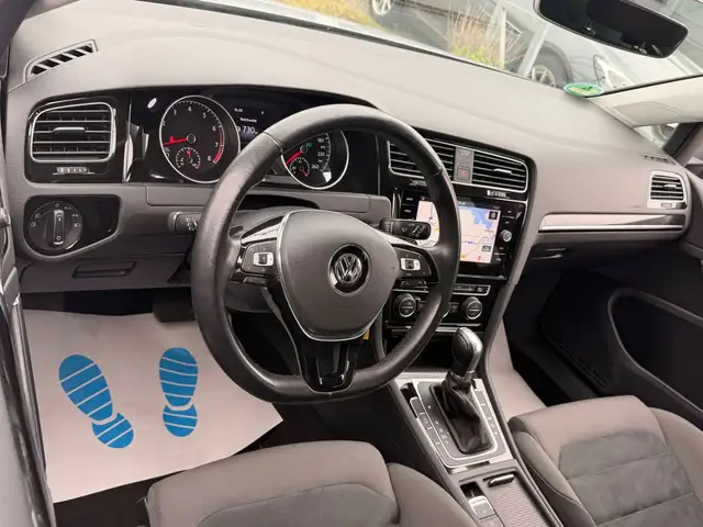 Volkswagen Golf view 9