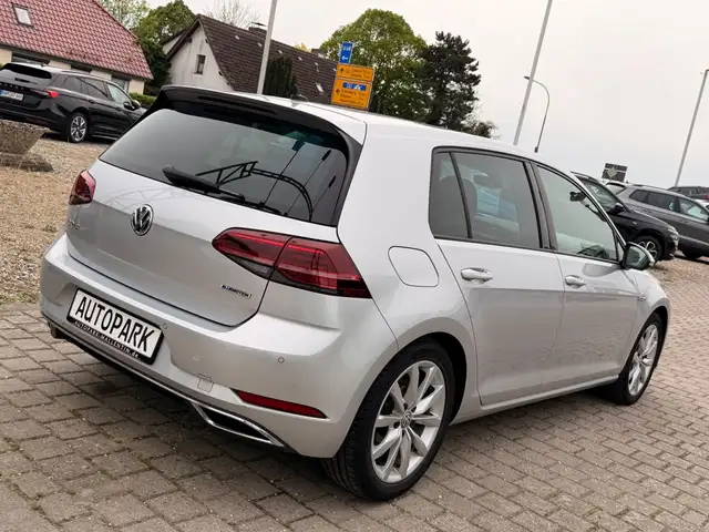 Volkswagen Golf view 6