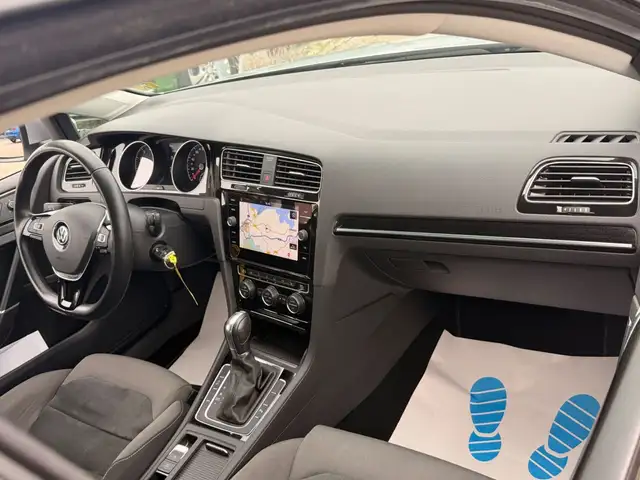 Volkswagen Golf view 11