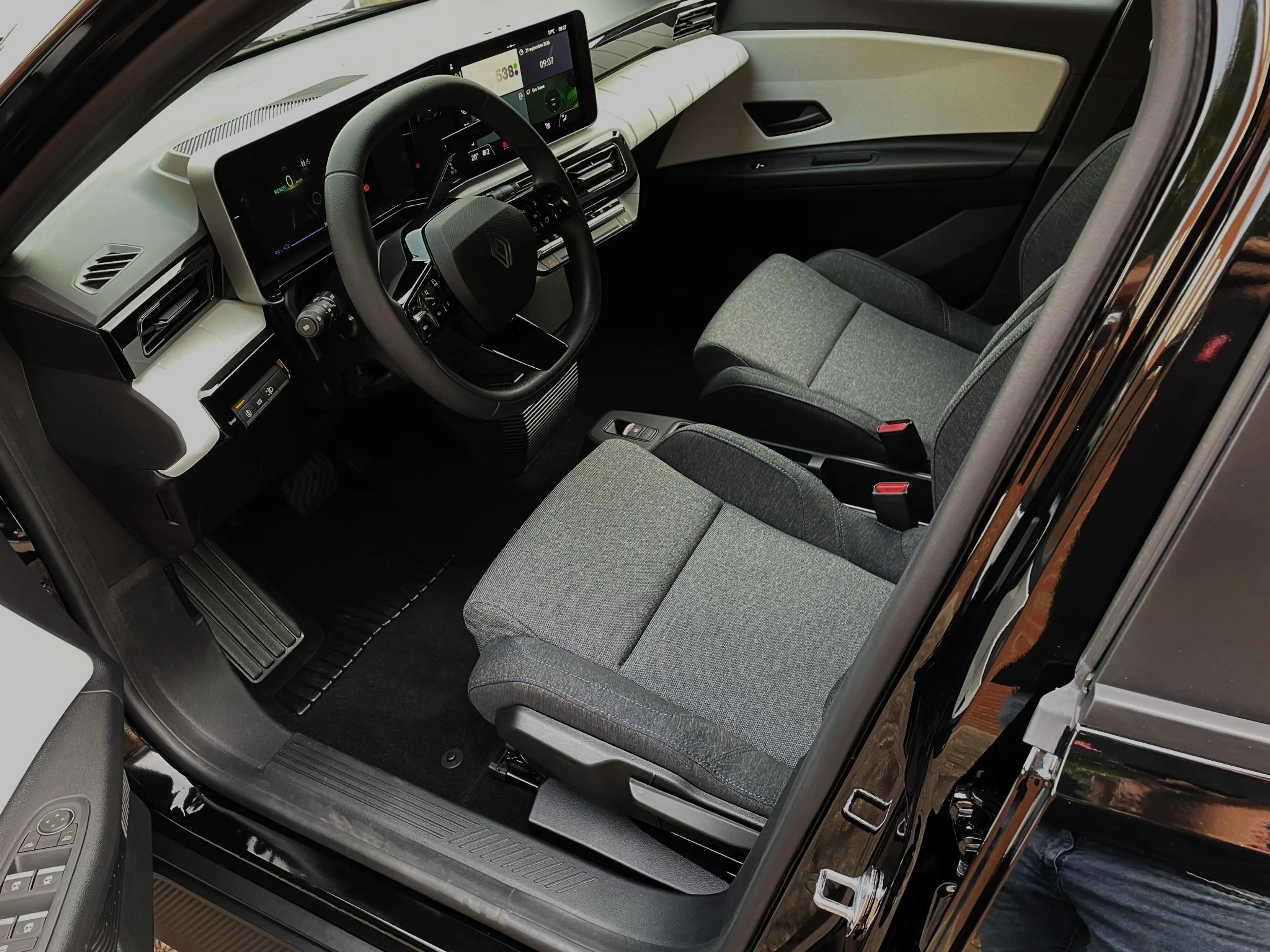 Renault R 5 comfort range evolution 52 kWh — photo 11