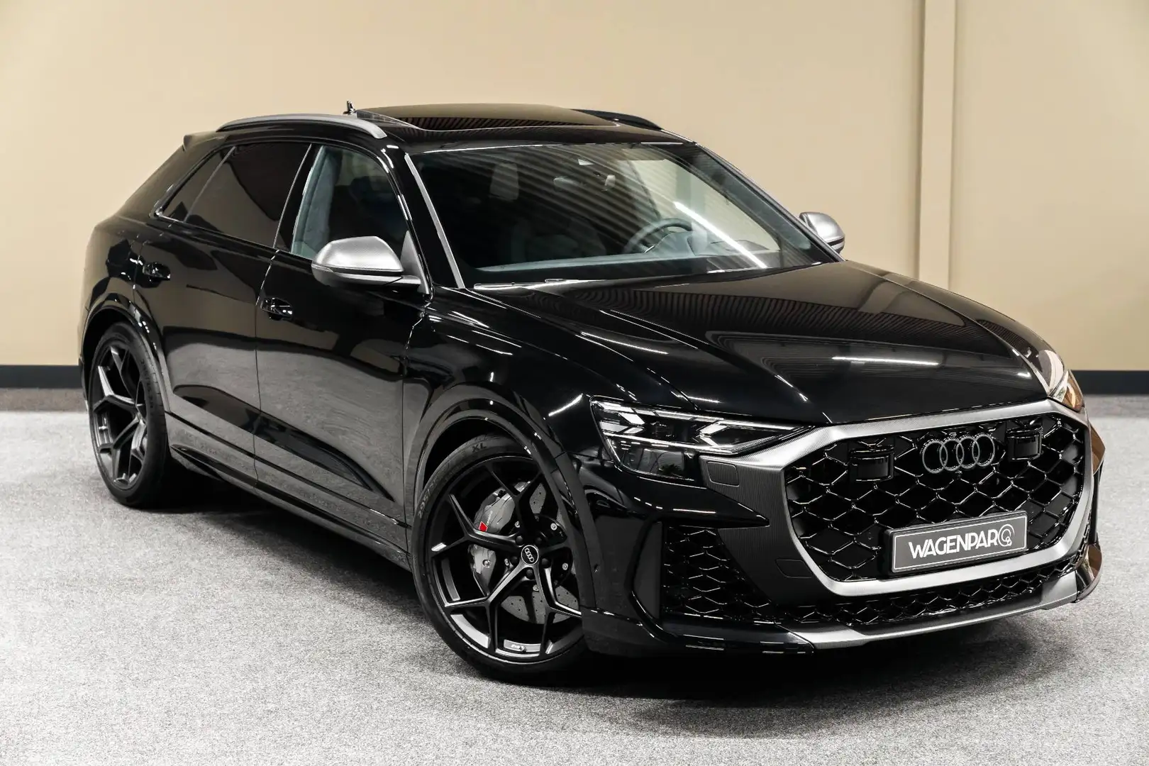 Audi RS Q8 Performance CARBON*B&O ADV*SPORT.DIFF*305 KM/H Zwart - 1
