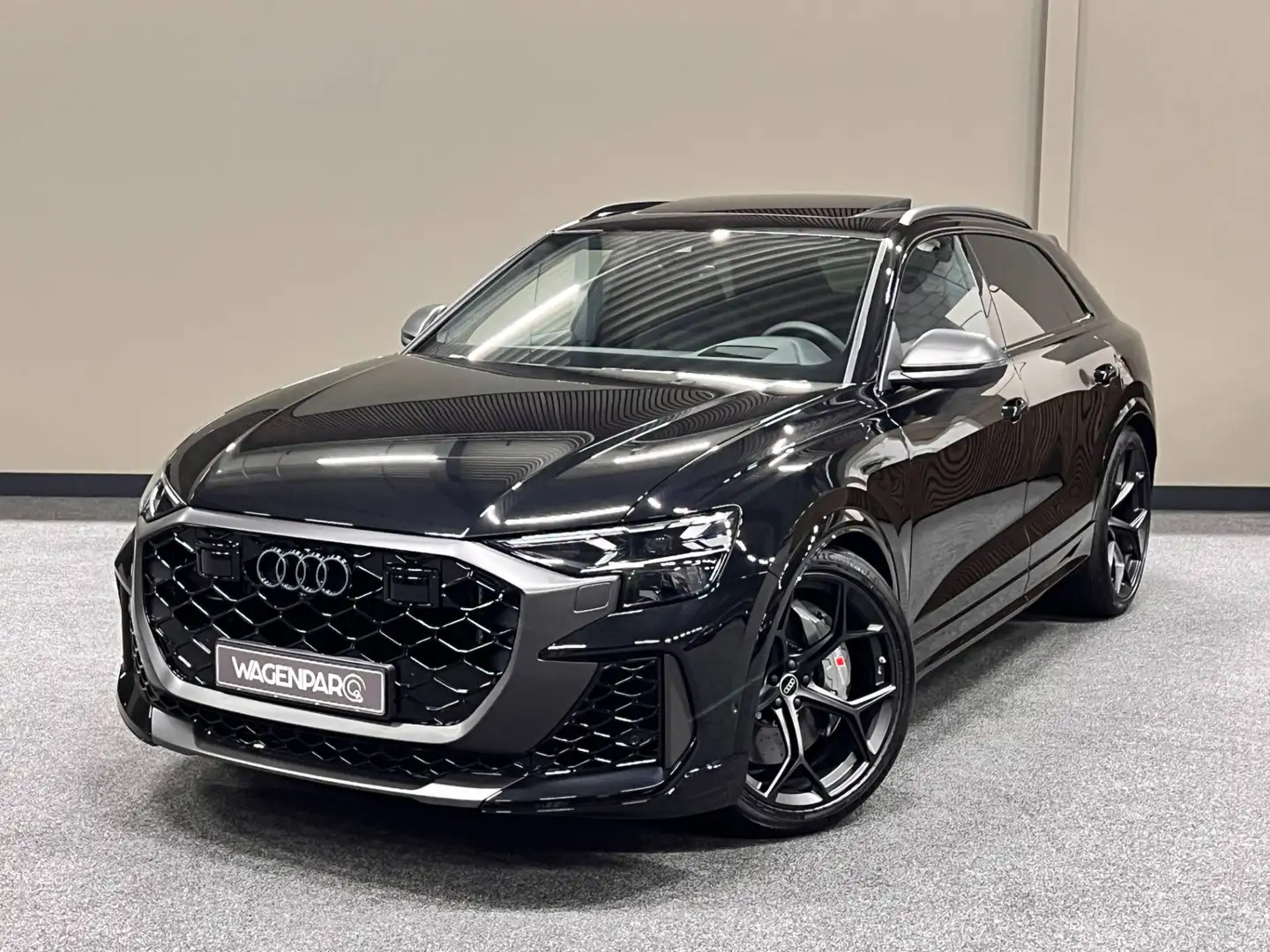 Audi RS Q8 Performance CARBON*B&O ADV*SPORT.DIFF*305 KM/H Schwarz - 2
