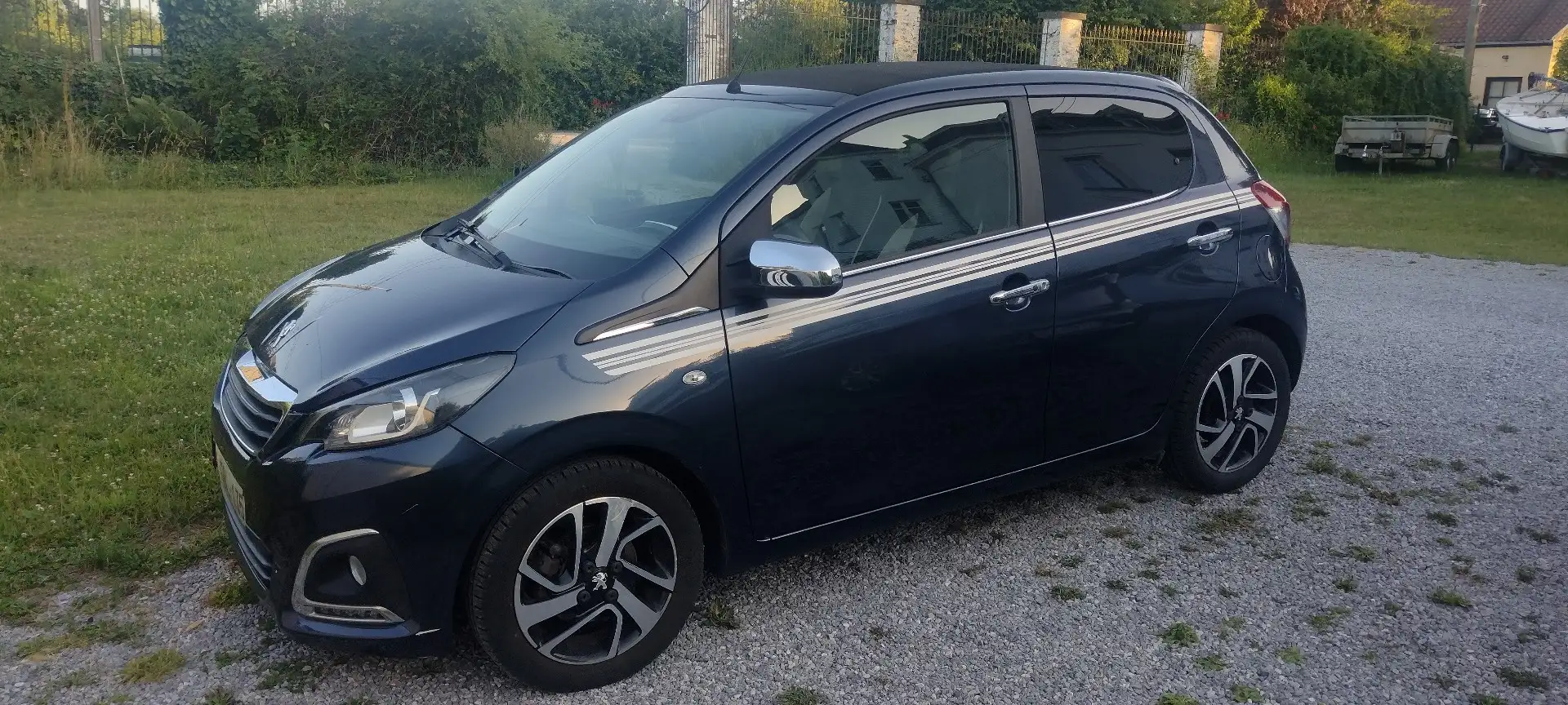 Peugeot 108 1.2 PureTech Top! Collection - 1