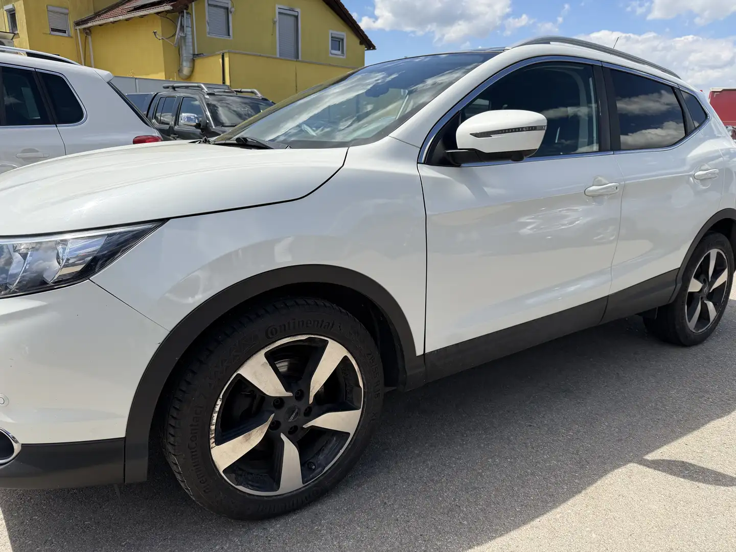 Nissan Qashqai - 1
