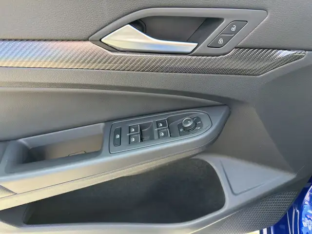 Volkswagen Golf view 8