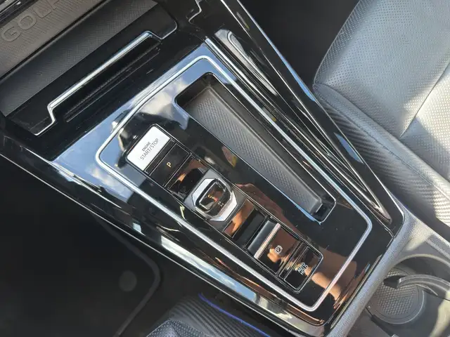 Volkswagen Golf view 11