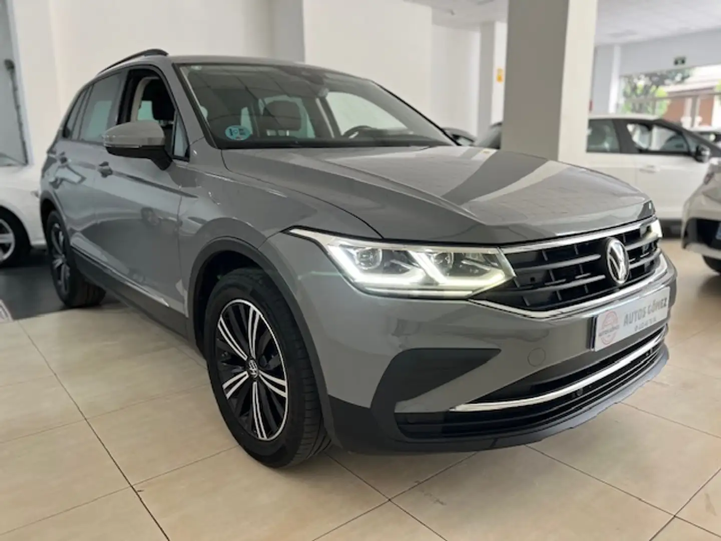 Volkswagen Tiguan 2.0TDI Life DSG 110kW Gris - 2