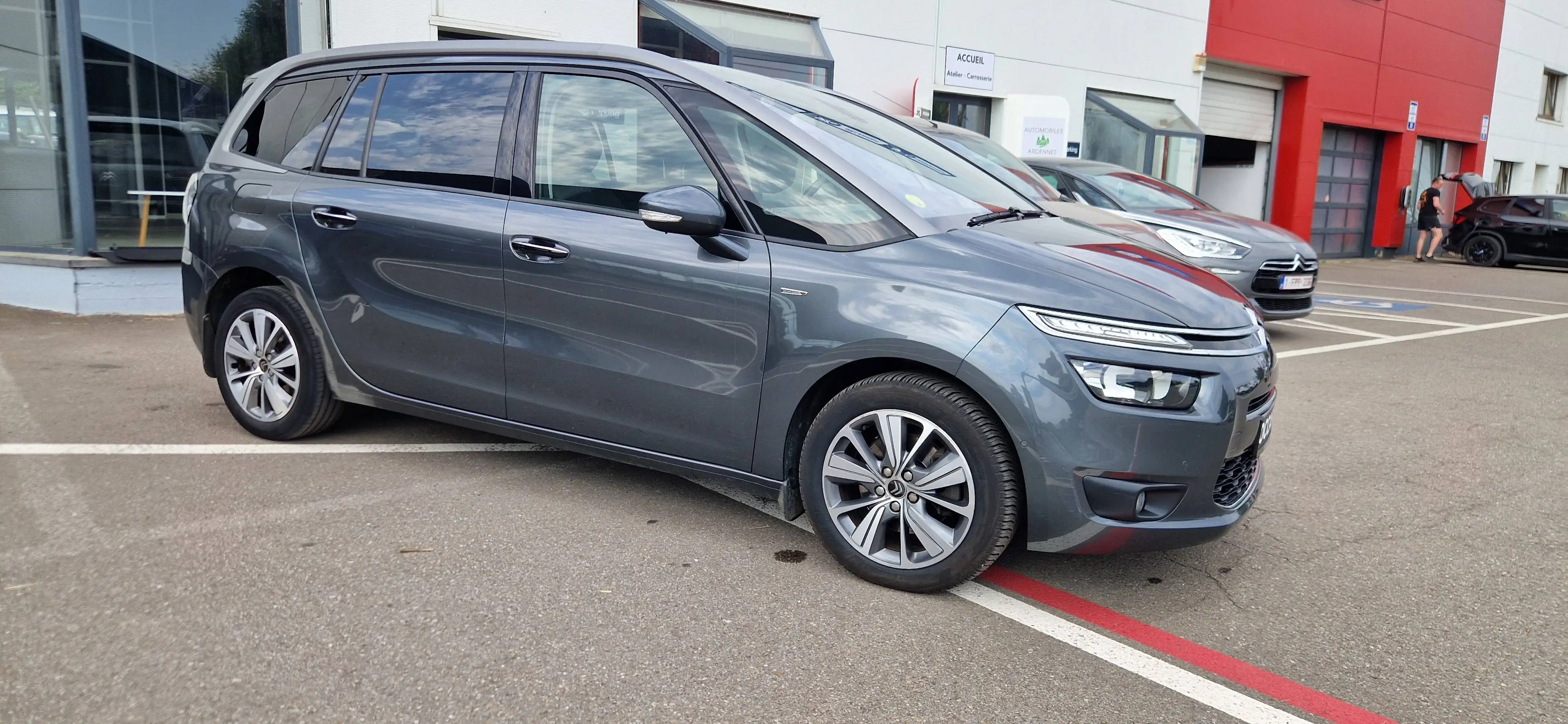 Citroen Grand C4 Picasso Grand C4 Picasso 2.0 BlueHDi Exclusive — photo 3