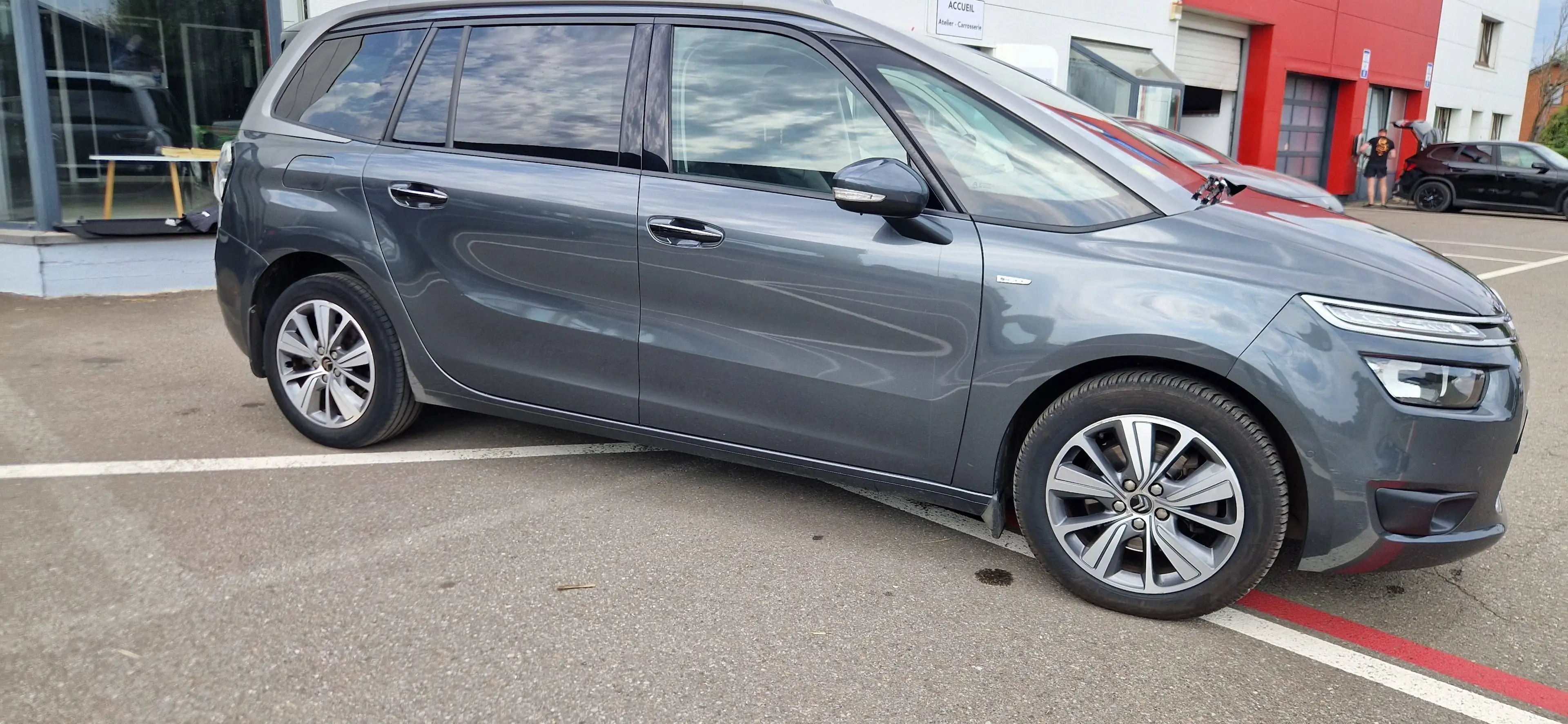Citroen Grand C4 Picasso Grand C4 Picasso 2.0 BlueHDi Exclusive — photo 4