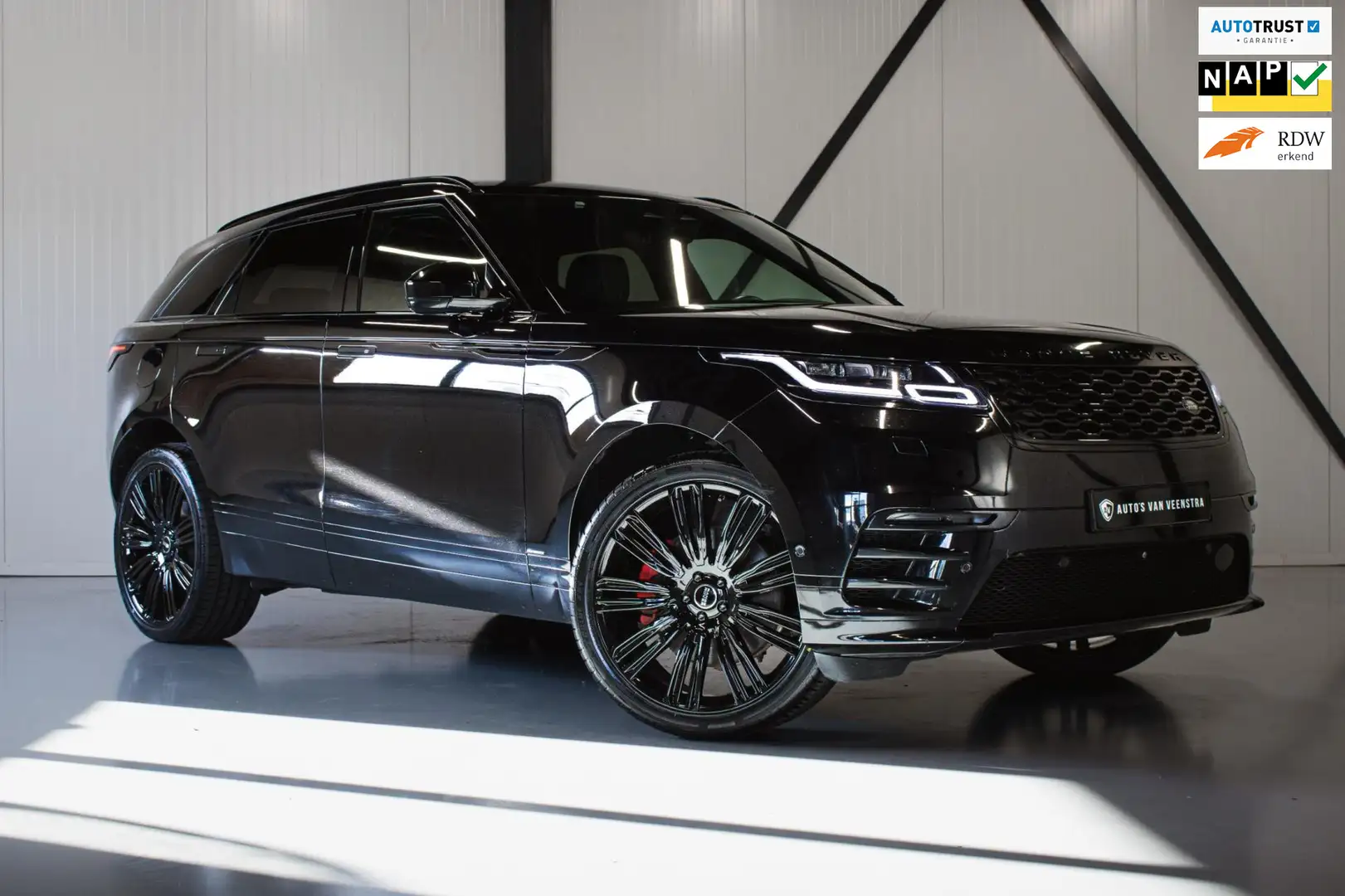 Land Rover Range Rover Velar P400e | 22" | PANO | BLACKED OUT | 1ste Eigenaar | Zwart - 1