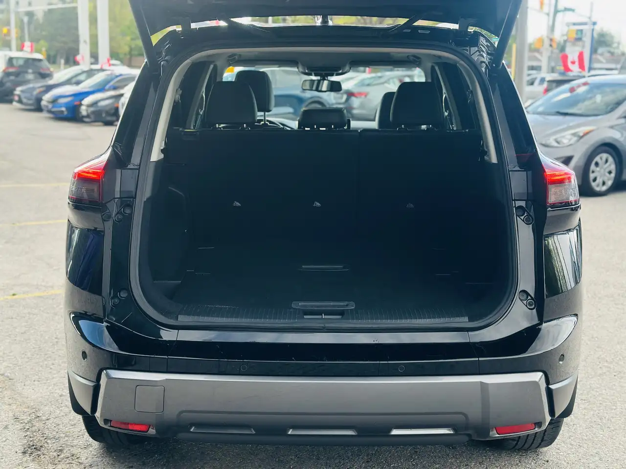Nissan Rogue снимка Nissan Rogue