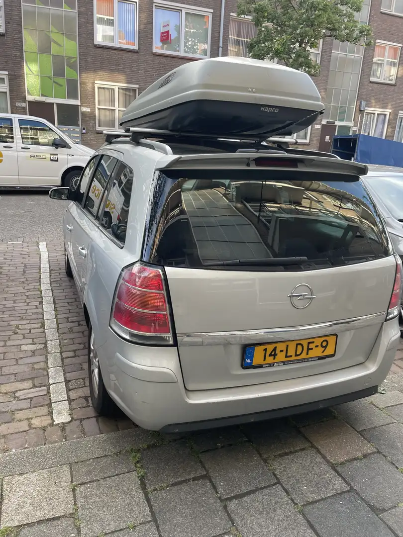 Opel Zafira 2.2 Cosmo Grijs - 1