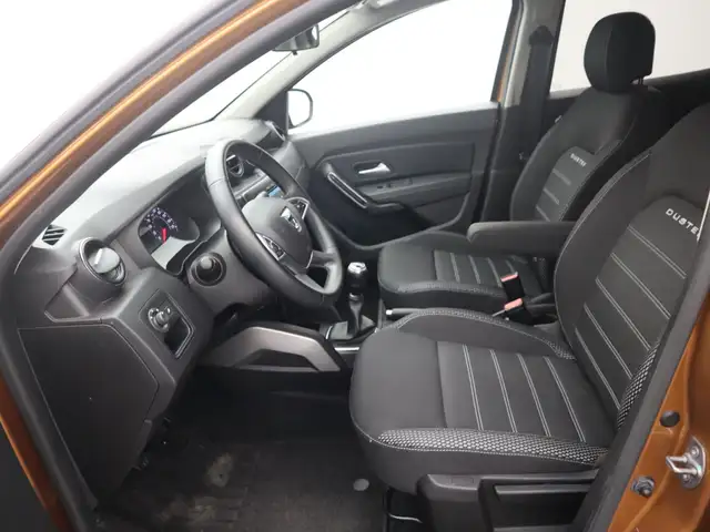 Dacia Duster view 19
