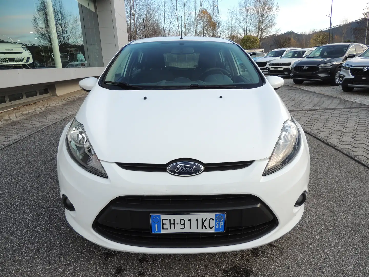 Ford Fiesta Fiesta 5p 1.2 16v PLUS c/esp E5 Wit - 2