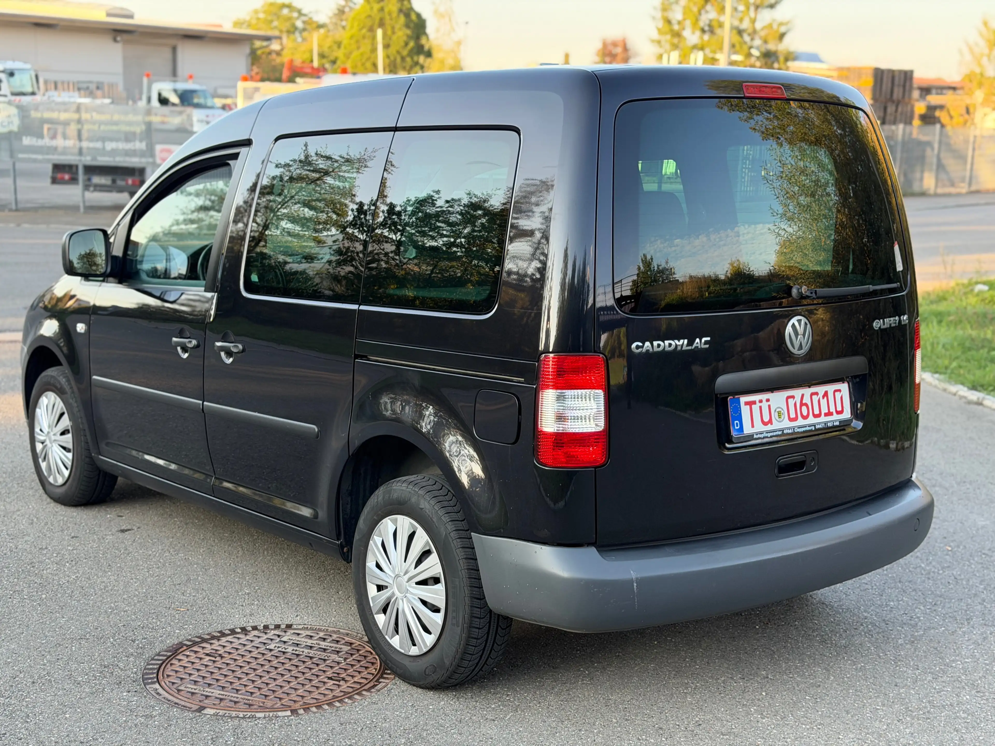 Volkswagen Caddy 1.6 Klima | 7 Sitzer | TÜV 06/2028 — photo 4